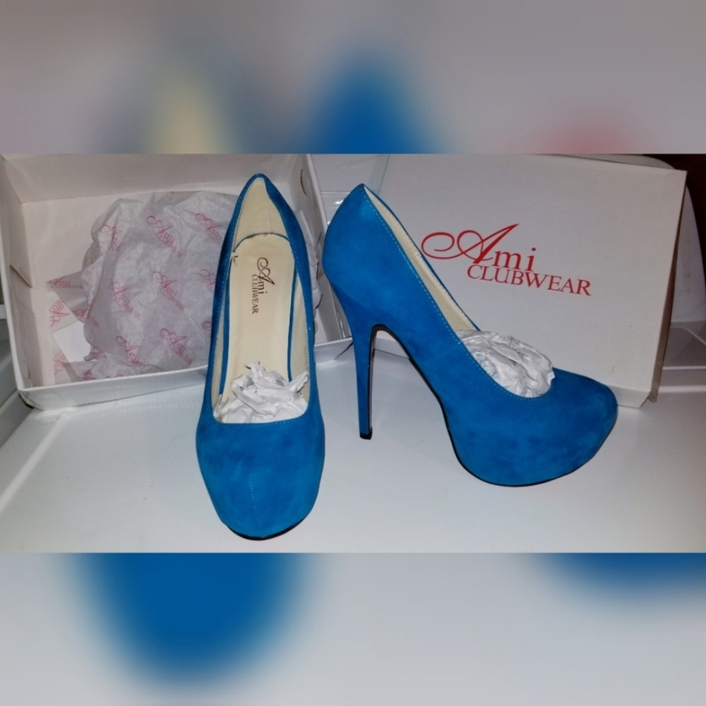 Blue Heels - Picture 3 of 7